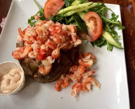 Jacket potato with prawns and salad - Bebo Café